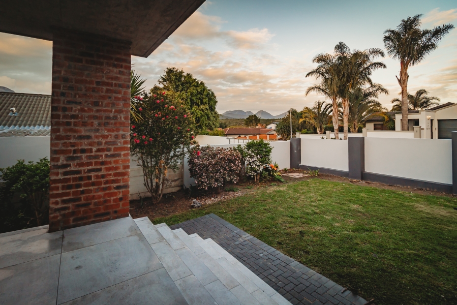 4 Bedroom Property for Sale in Denver Park Western Cape
